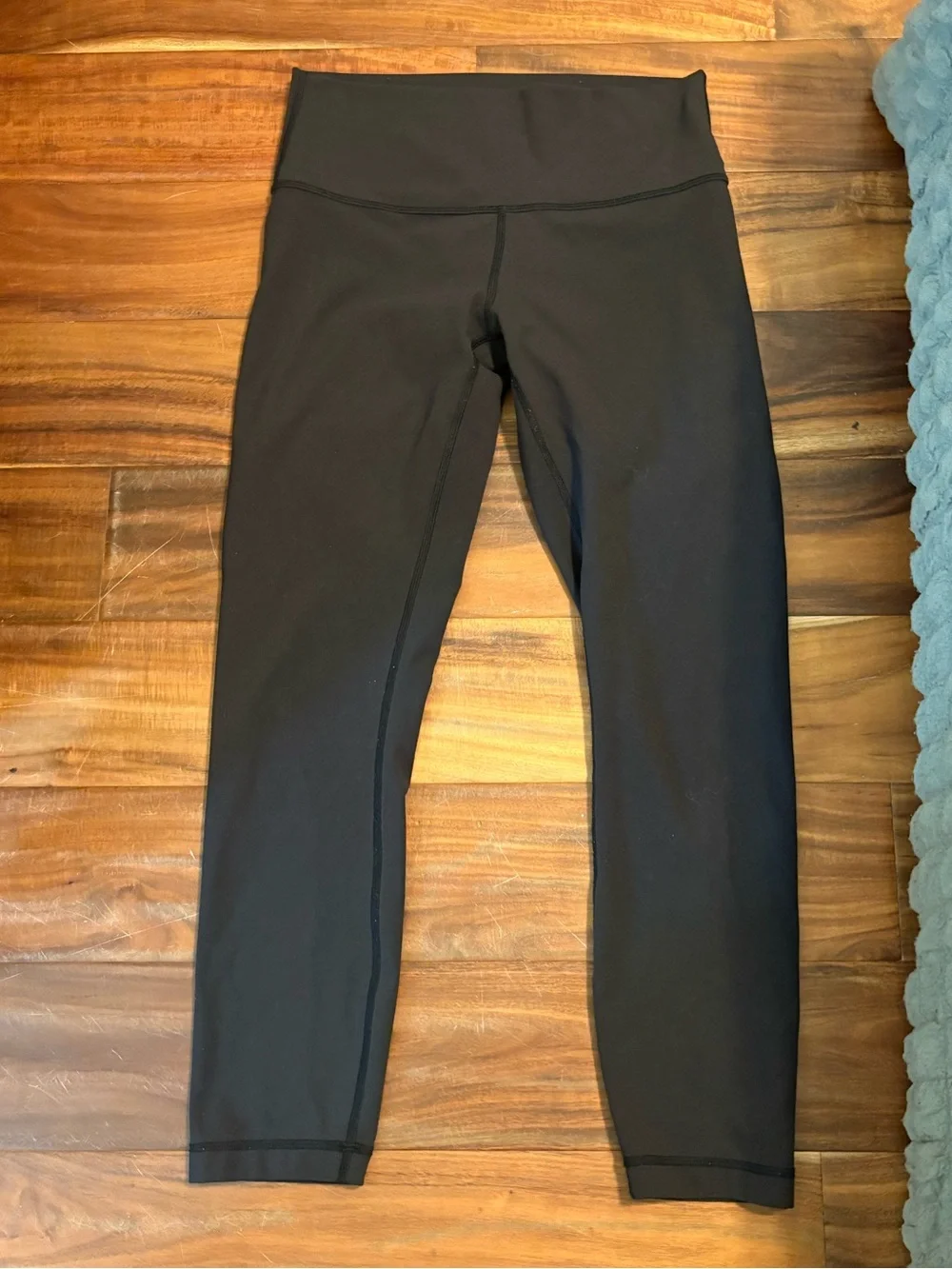 Lululemon Like New Women’s Black‎ High Rise Cropped Leggings Size 8 (1309)